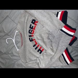 Tommy long sleeve crop top